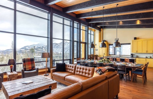 East Kootenay Chalet De Esquí | Ski In/Out I Mountain Spa Retreat | Sauna + Cold Plunge + Hot Tub