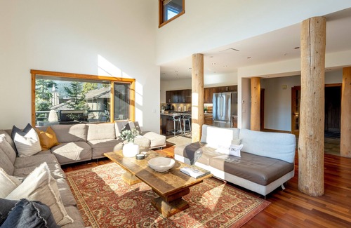 Nordic Estates Casa | Ski-In/Out | Fully Renovated 6BR | Hot Tub | Sauna | Media Room | Garage | Managed by Aloha Whistler