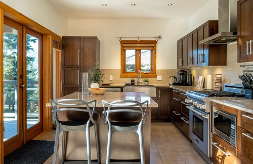 Nordic Estates Casa | Ski-In/Out | Fully Renovated 6BR | Hot Tub | Sauna | Media Room | Garage | Managed by Aloha Whistler