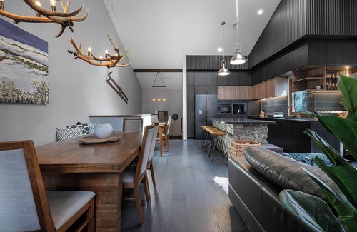 Thredbo Chalet De Esquí | Ski In Ski Out #10 - Stunningly renovated Ski Retreat on snow - 3 Bed, 3 Bath