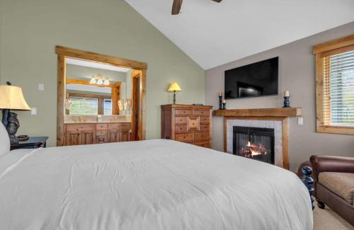North Park City Casa | Ski In Ski Out 3BR Steps from Ski Resort