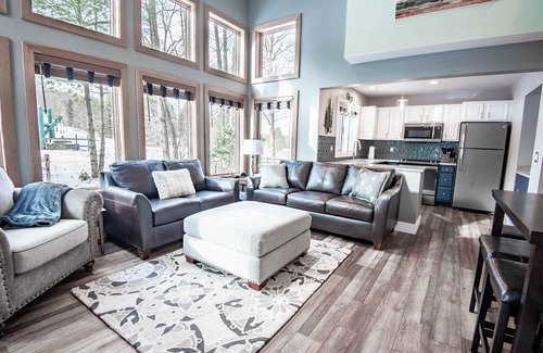 Boyne City Apartamento | Este condominio de Disciples Village con acceso directo a las pistas de esquí es perfecto para unas vacaciones junto a la ladera