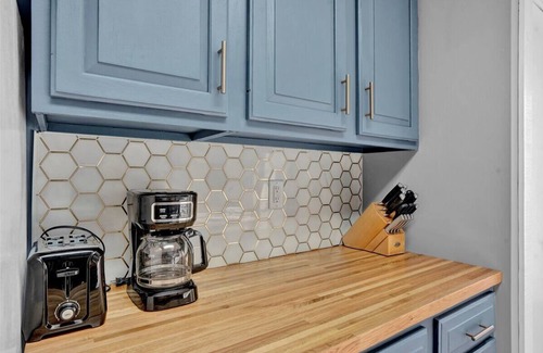 White Haven Casa | Ski-In/ Ski-Out & Golf Retreat at Jack Frost: Charming Townhome in Lake Harmony