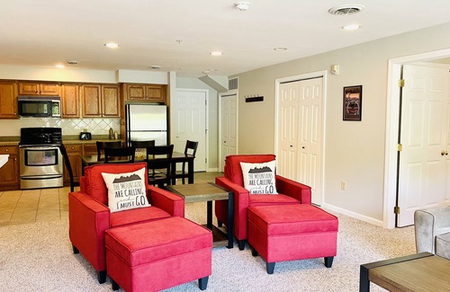 Hancock Condominio | SKI-IN, SKI-OUT! LIFT and MT. VIEWS UNBEATABLE LOCATION for ALL SEASONS! Unit 2