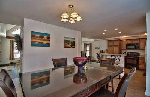 Briar Crest Woods Chalet De Esquí | Pista de esquí JFBB Log Chalet casa (moderna, de lujo, y nuevo) 5 recámaras y loft