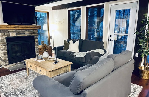Mont Ste. Marie Chalet De Esquí | Ski-out at Chalet Among the Pines