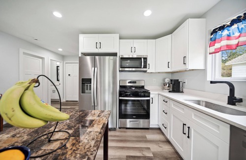 Waterford Casa | Ski Pine Knob/Mt Holly/Alpine, 2 bed 2 bath in Waterford - Dogs welcome!