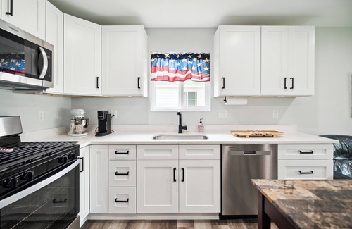 Waterford Casa | Ski Pine Knob/Mt Holly/Alpine, 2 bed 2 bath in Waterford - Dogs welcome!