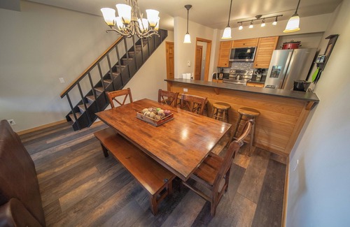 Mountain House Condominio | Ski Run 303