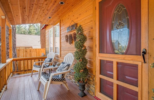 South Lake Tahoe Cabina | Ski Run Retreat: Cozy Tahoe Cabin