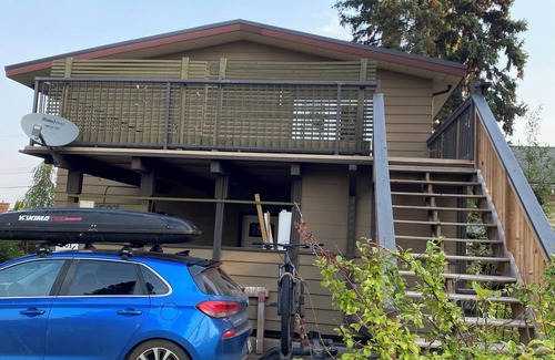 Smithers Casa | Ski season/summer/workers dream getaway