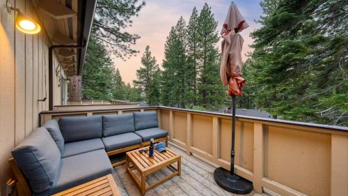 Incline Village Casa | Ski Way by AvantStay Cozy Tahoe Home w Fireplace Balcony