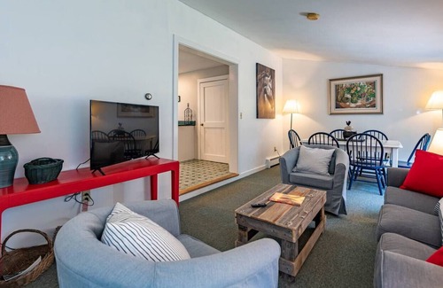 Dorset Cabaña | Ski weekend Getaway - Stones Throw Cottage
