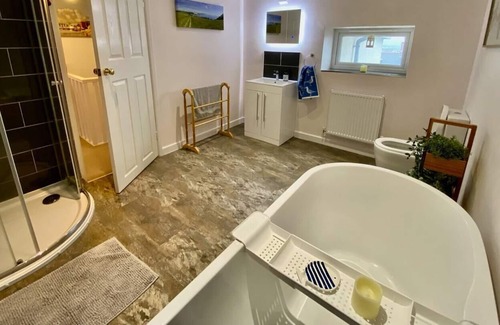 Penarth Casa | Skippers Cottage - Perfect For Cardiff & Penarth