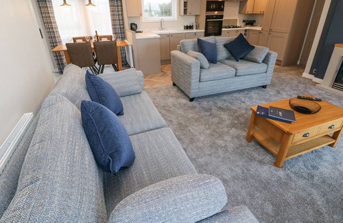 Hasguard Cross Cabaña | SKOMER LODGE, family friendly, with a garden in Broad Haven