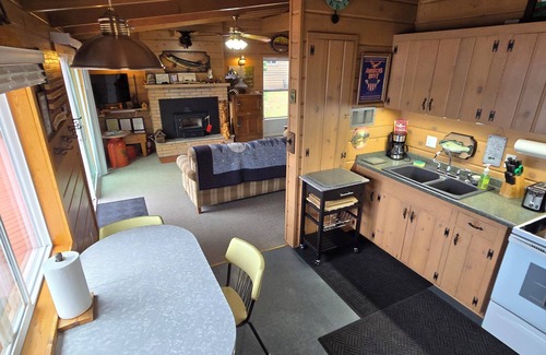 Three Lakes Cabaña | Sky Meadows Cottage en Medicine Lake