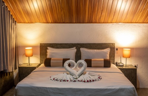 Pathahewaheta Cama Y Desayuno | SKY PAVILION by Kandy Victoria Eco Resort "Room with a Outdoor Private Bathtub"