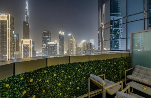 Downtown Dubai Apartamento | Sky Pool Gem with Iconic Burj Khalifa Views 3Br apartment in Paramount Hotel Midtown