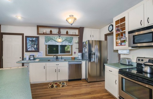 Carriage Hills Casa | Sky View in the Rockies - ¡Amplio lodge de montaña! - ¡Ventanas de piso a techo! - EV # 3473