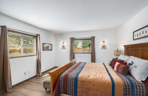 Carriage Hills Casa | Sky View in the Rockies - ¡Amplio lodge de montaña! - ¡Ventanas de piso a techo! - EV # 3473