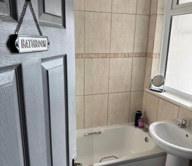 Exeter Casa | Skye Terrace, cosy 2 bed close to the city centre.