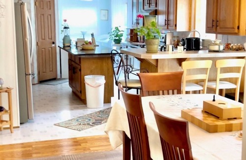 Bloomington Casa | SkyGazers Delight. One of the Safest areas in Bloomington. Super easy access!!