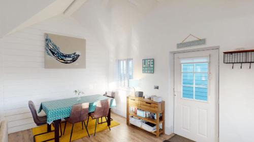 Filey Casa | Skylark at The Bay Filey, sleeps 5, 2 dogs welcome for free too