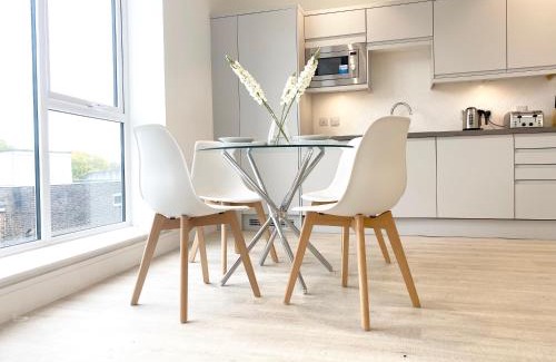 Fleet Casa | Skyline at Fleet Heights Apartment Six