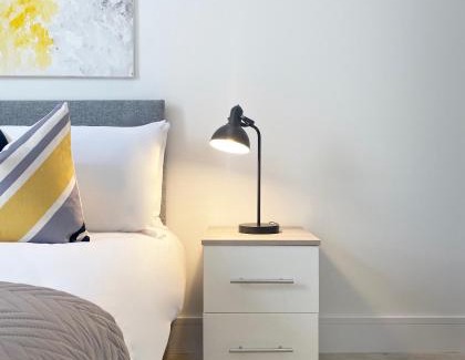 Fleet Casa | Skyline at Fleet Heights Apartment Six
