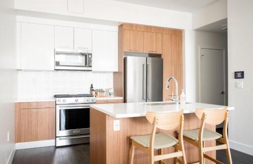 Highland Casa | Skyline Blue Modern Loft - Zuni Lofts