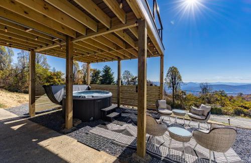 Afton Casa | Skyline Retreat Views, Trails & Wineries