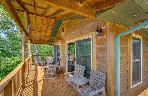 Robbinsville Cabina | Skyview Retreat, BEST Views! Entire cabin in Robbinsville, North Carolina