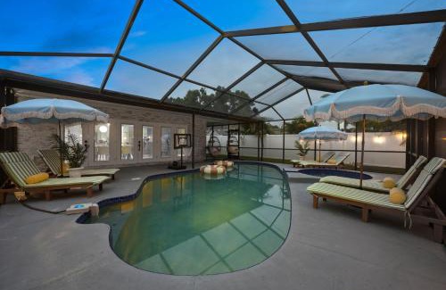 Seminole Casa | Slashin' Staycation Pool Putt Putt Kids Playground