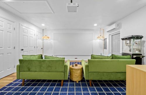Seminole Casa | Slashin' Staycation Pool Putt Putt Kids Playground