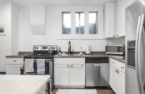 Capitol Hill Casa | SLC Downtown Home*2Bed*Free Parking*Google Fiber