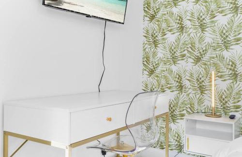Flamingo Parks Apartamento | Sleek and Cozy Studio l Freshly Renovated