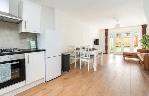 Anerley Apartamento | Sleek and Stylish 2BD Home with a Garden Anerley