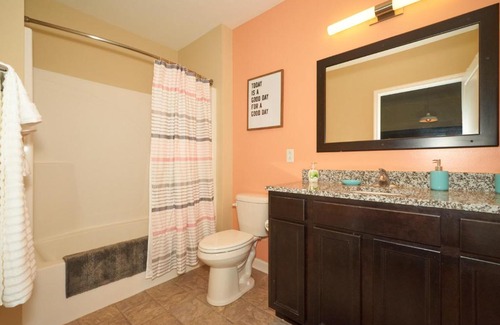 Fall Creek Place Apartamento | Sleek and Unique 1bdr Apt Dtown Gym Garage