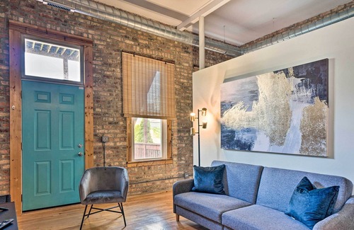 Bucktown Condominio | Sleek Chicago Apt: Walk to Dining + Nightlife