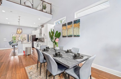 Durham Casa | Sleek, Modern, Home! by Duke in Downtown