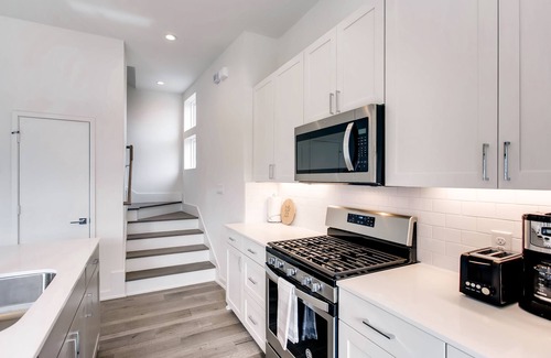 Knox - Henderson Casa | ¡Nueva y elegante casa de lujo en una ubicación privilegiada en la parte alta!