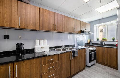 Ajman Apartamento | Sleek nordic style seaview condo