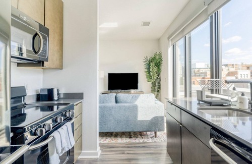 Shaw Apartamento | Sleek Shaw 1BR w/ Elevator, nr Dining & Green Spaces, by Blueground