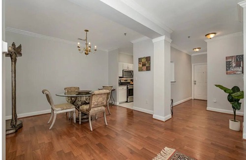 Barclay Downs Casa | Sleek & Stylish Condo In Southpark 3 Bedroom Home by RedAwning