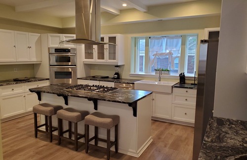 Indianapolis Casa | Sleep 12 in Chic Home Near Downtown, State Fair Grounds and Newfields Art Museum