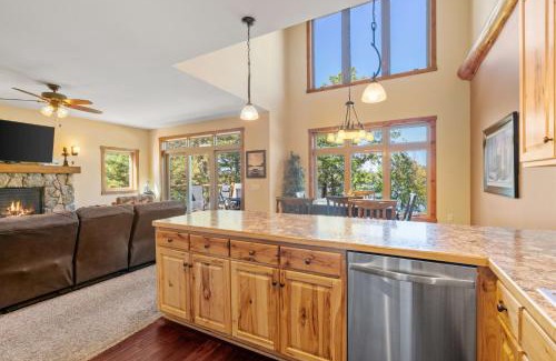 McGregor Casa | Sleep 13-big Sandy Lodge V10-lakefront-luxury