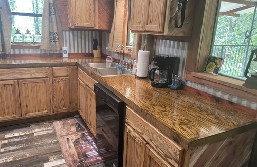 Longview Cabina | Sleep in a Hayloft - Longview, Tx