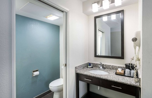 Chesapeake Hotel | Sleep Inn & Suites Chesapeake - Portsmouth