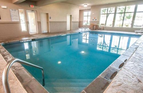 Camdenton Hotel | Sleep Inn & Suites Lake of the Ozarks