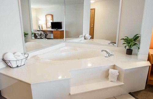 Camdenton Hotel | Sleep Inn & Suites Lake of the Ozarks